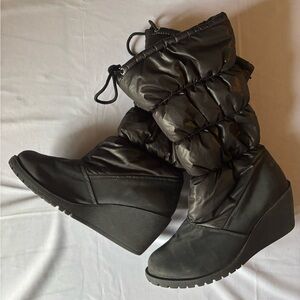Y2K Mudd wedge Puffer boots women’s 8